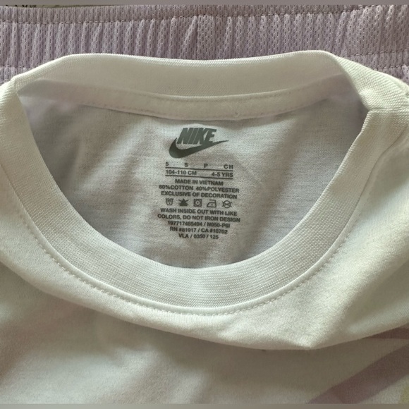 Nike Girls Short Sleeve Floral T-Shirt & Shorts Set Size 5 NEW with Tags - Picture 4 of 6